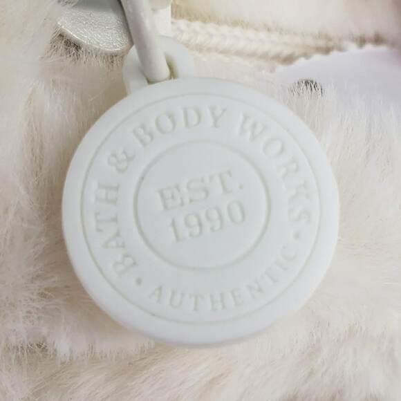 Bath & Body Works Cream Faux Fur Crossbody Makeup Bag Purse Sling Gold Strap - Picture 6 of 6